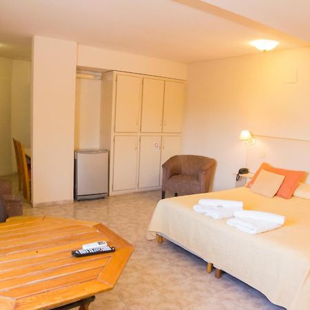 Patio Mediterraneo Apart Hotel Сан Рафаел Екстериор снимка